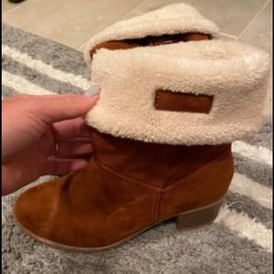 Red brick boots with fur liner. Size 10. Only worn once.